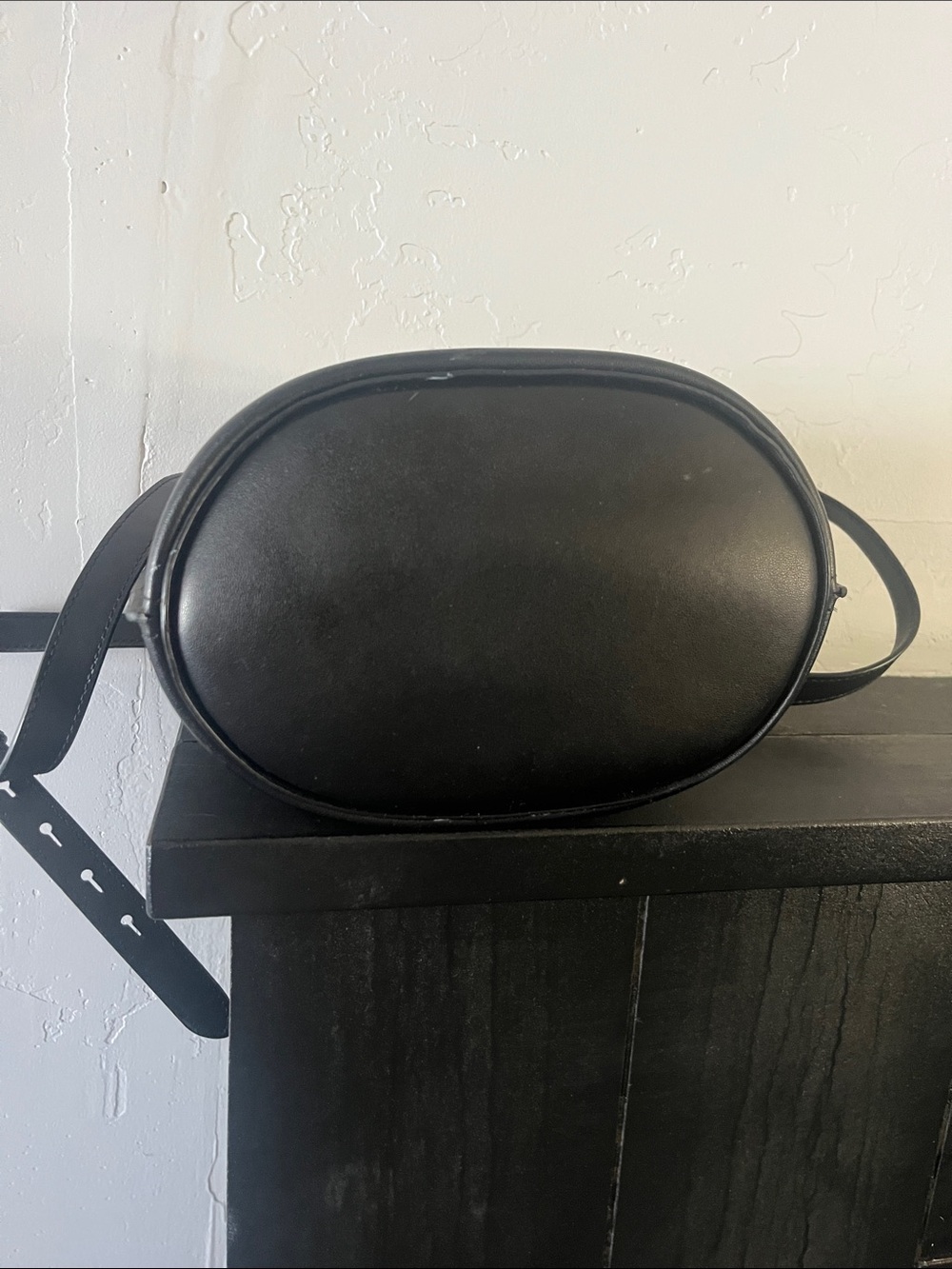 Marc Jacobs Iconic Bucket Bag Luxury Elegant Leather Timeless Black Travel - Picture 4 of 10